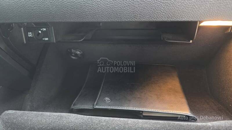 Volkswagen Golf 6 1.6 TDI HIGH-LINE