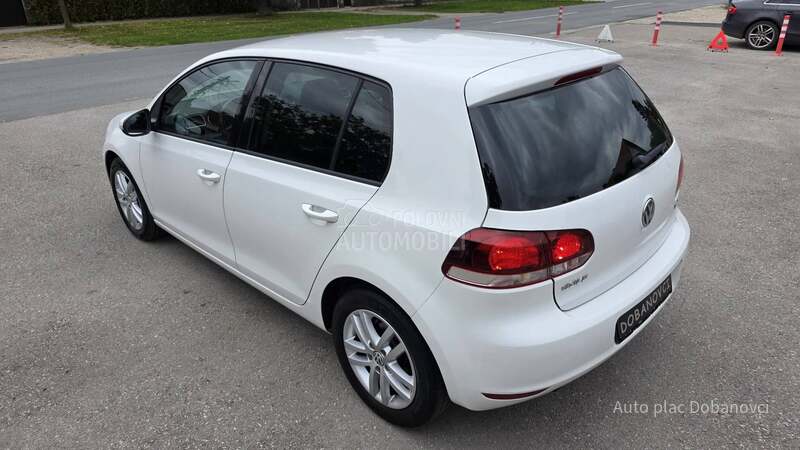 Volkswagen Golf 6 1.6 TDI HIGH-LINE