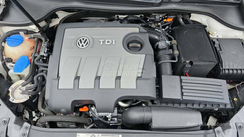 Volkswagen Golf 6 1.6 TDI HIGH-LINE