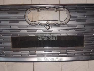 Maska za Audi Q4 e-tron od 2020. do 2024. god.