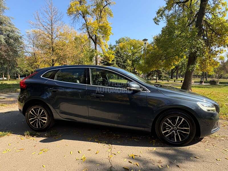 Volvo V40 2.0d pano kož fuL