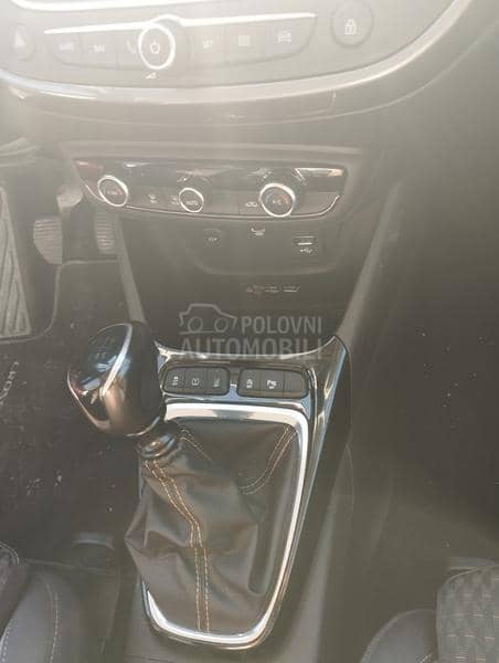 Opel Crossland X  1.2 turbo Innovation