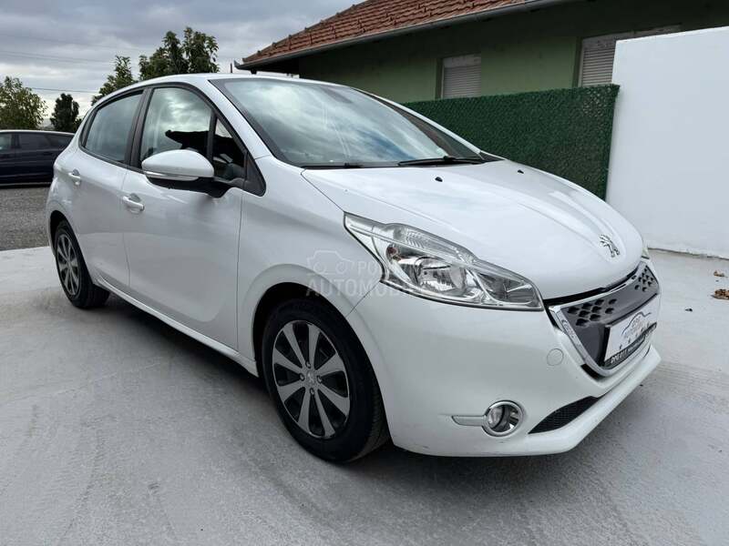 Peugeot 208 1.4HDI AUT/FUL/NAV