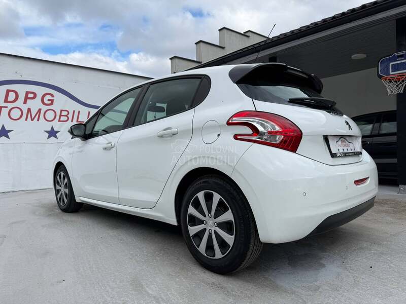 Peugeot 208 1.4HDI AUT/FUL/NAV