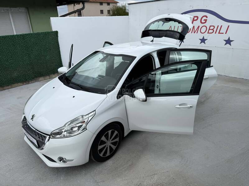 Peugeot 208 1.4HDI AUT/FUL/NAV