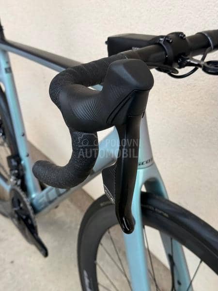 Scott Addict 28 carbon