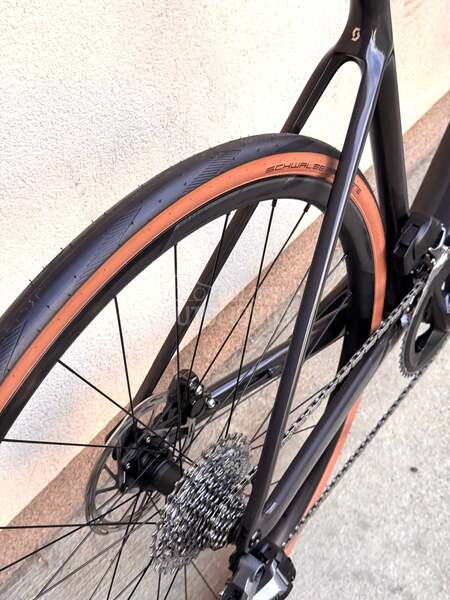 Scott Addict carbon 28