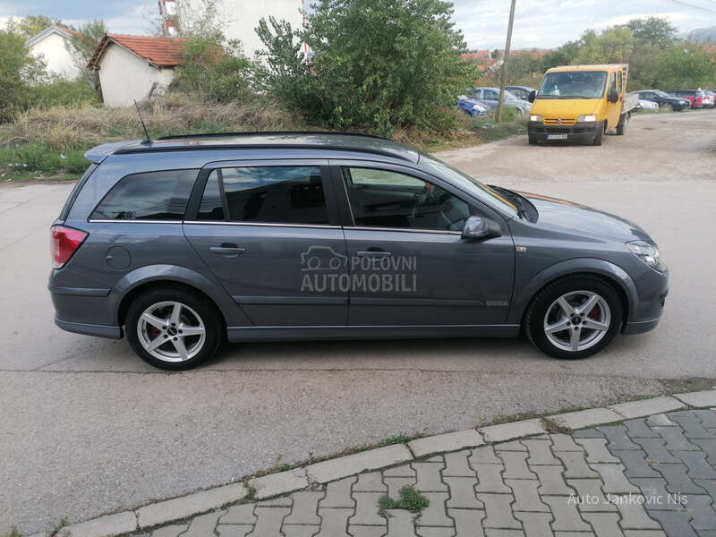 Opel Astra H 2.0i OPC SPORT CH
