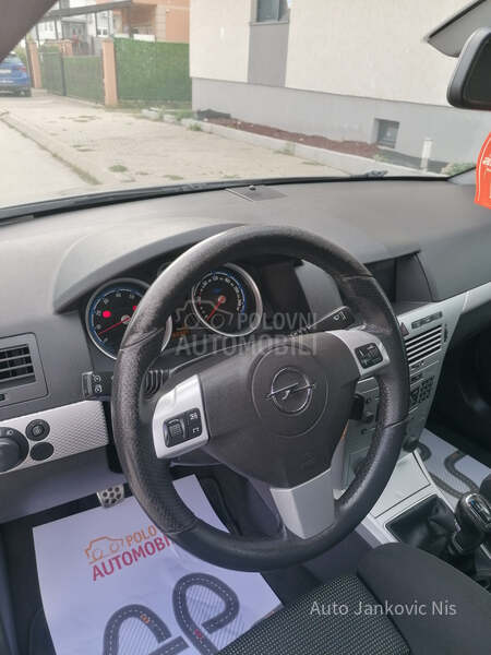 Opel Astra H 2.0i OPC SPORT CH