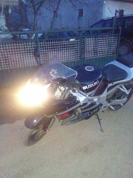 Suzuki GSX-R 600 K3