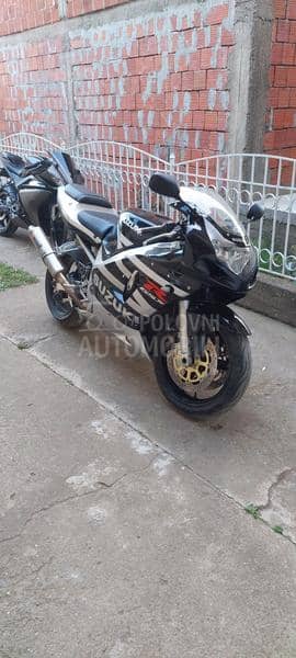 Suzuki GSX-R 600 K3