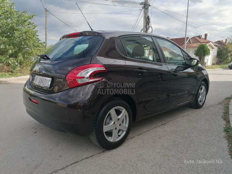 Peugeot 208 1.2i STYLE LINE CH