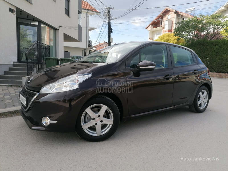 Peugeot 208 1.2i STYLE LINE CH