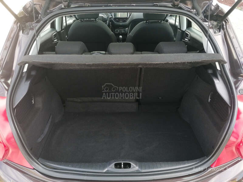 Peugeot 208 1.2i STYLE LINE CH