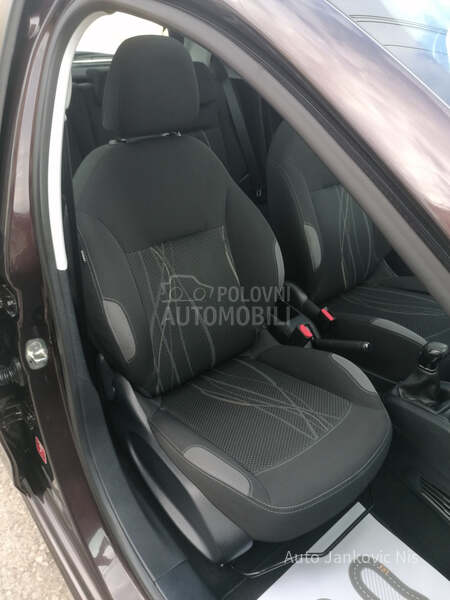 Peugeot 208 1.2i STYLE LINE CH