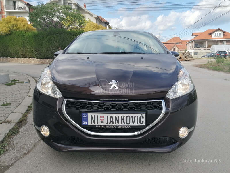Peugeot 208 1.2i STYLE LINE CH
