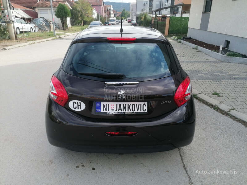 Peugeot 208 1.2i STYLE LINE CH