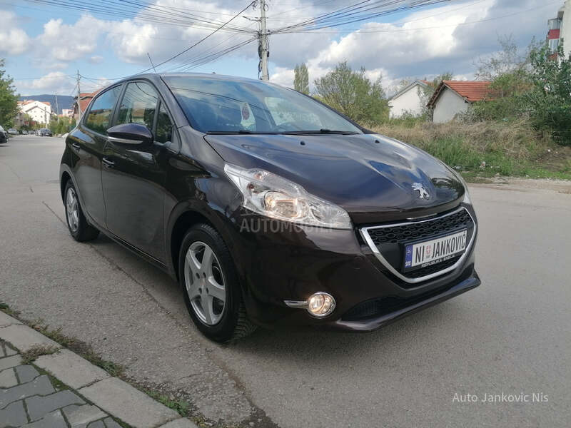 Peugeot 208 1.2i STYLE LINE CH