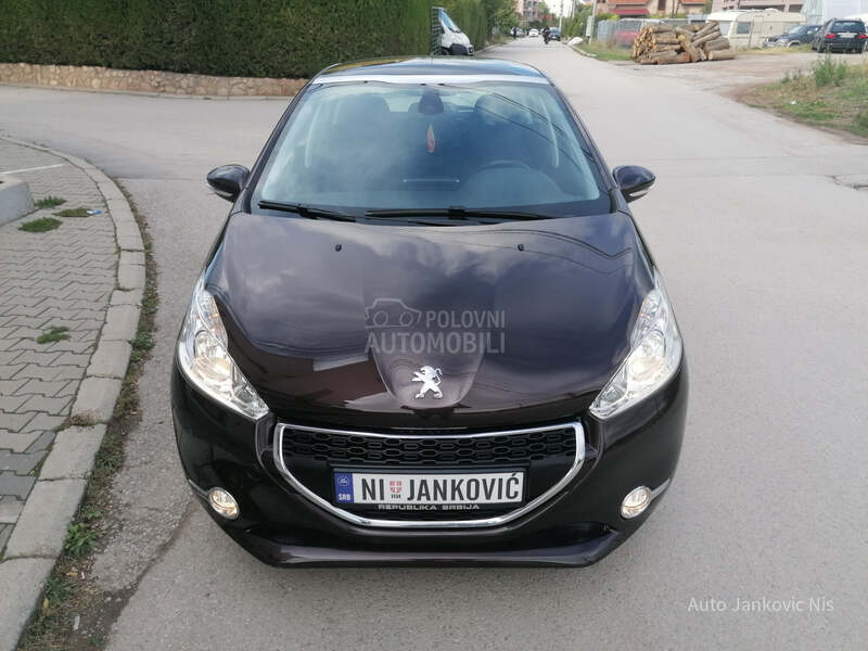 Peugeot 208 1.2i STYLE LINE CH