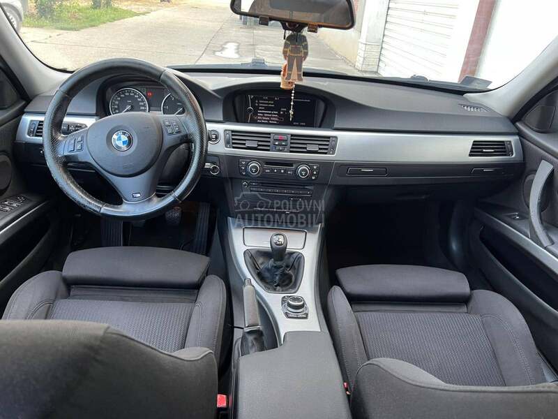 BMW 318 e91