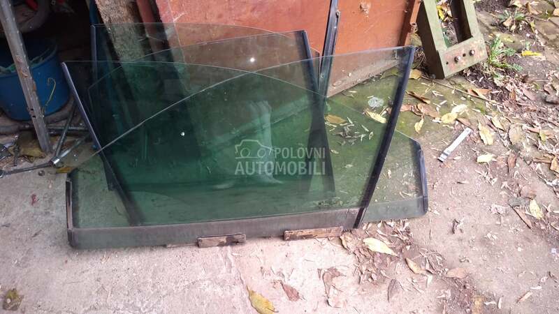 Opel Omega -  kompletan auto u delovima