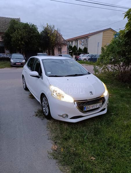 Peugeot 208 