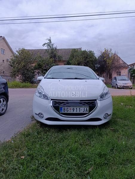 Peugeot 208 