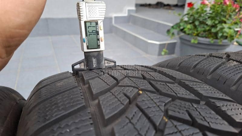 Dunlop 215/55 R18 Zimska