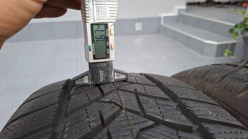 Dunlop 215/55 R18 Zimska