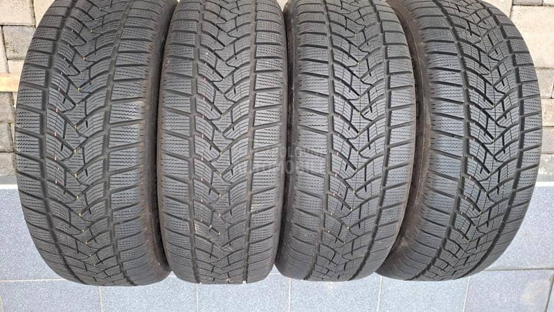 Dunlop 215/55 R18 Zimska