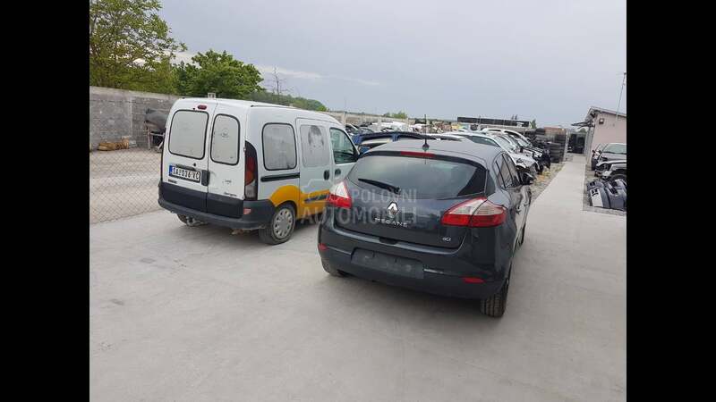 CLIO 5 DELOVI HAUBA KRILO FAR