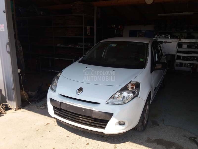 CLIO 5 DELOVI HAUBA KRILO FAR