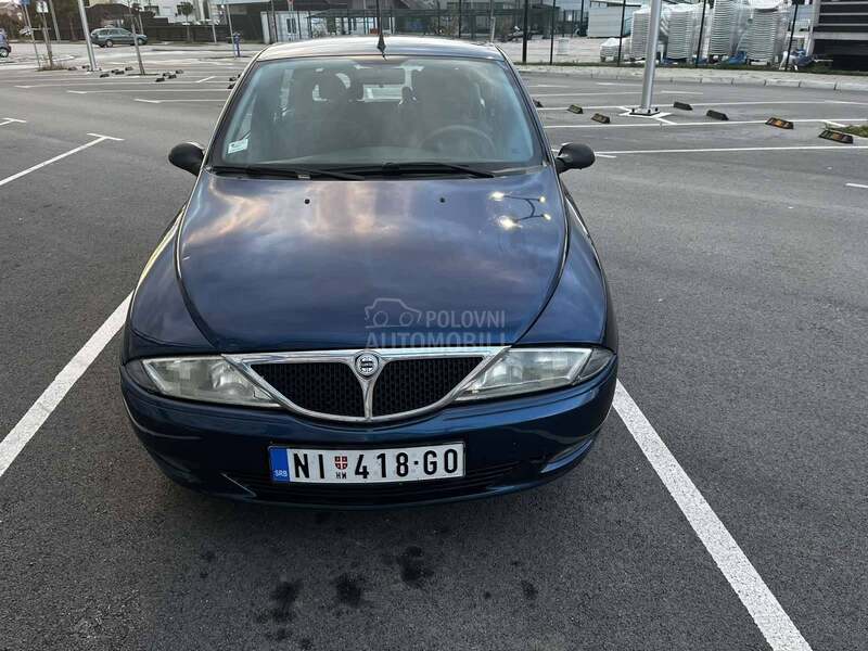 Lancia Ypsilon 1.2 4 8