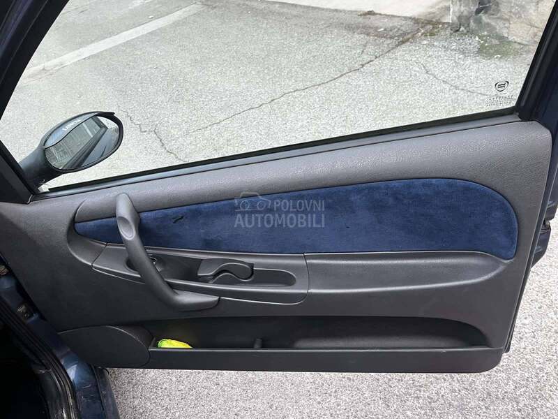Lancia Ypsilon 1.2 4 8