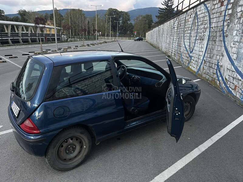 Lancia Ypsilon 1.2 4 8