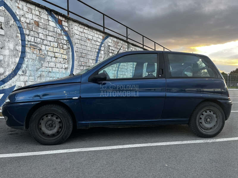 Lancia Ypsilon 1.2 4 8