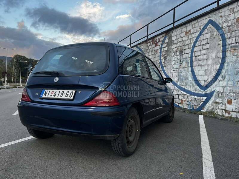 Lancia Ypsilon 1.2 4 8