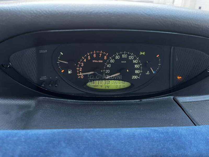 Lancia Ypsilon 1.2 4 8