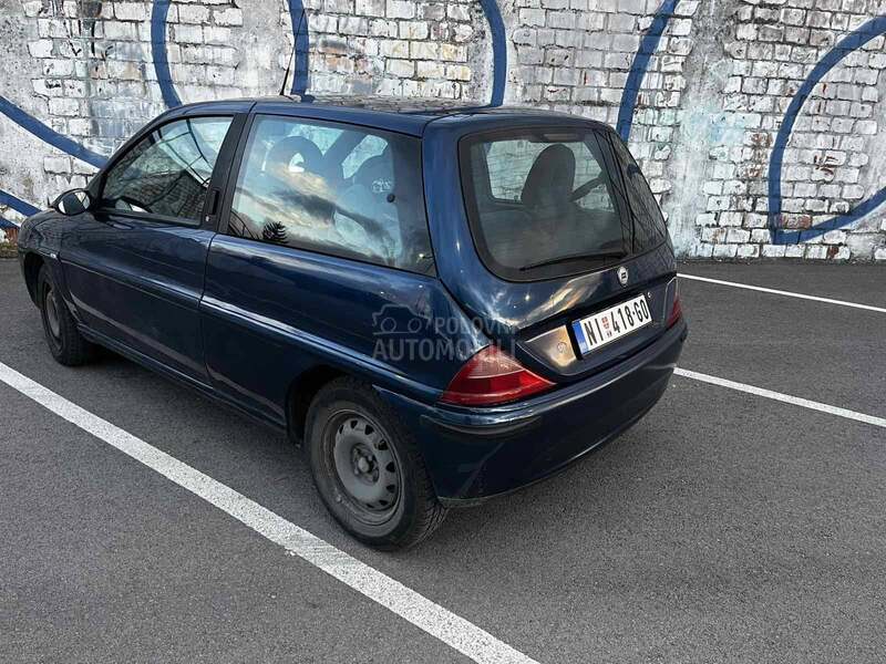 Lancia Ypsilon 1.2 4 8
