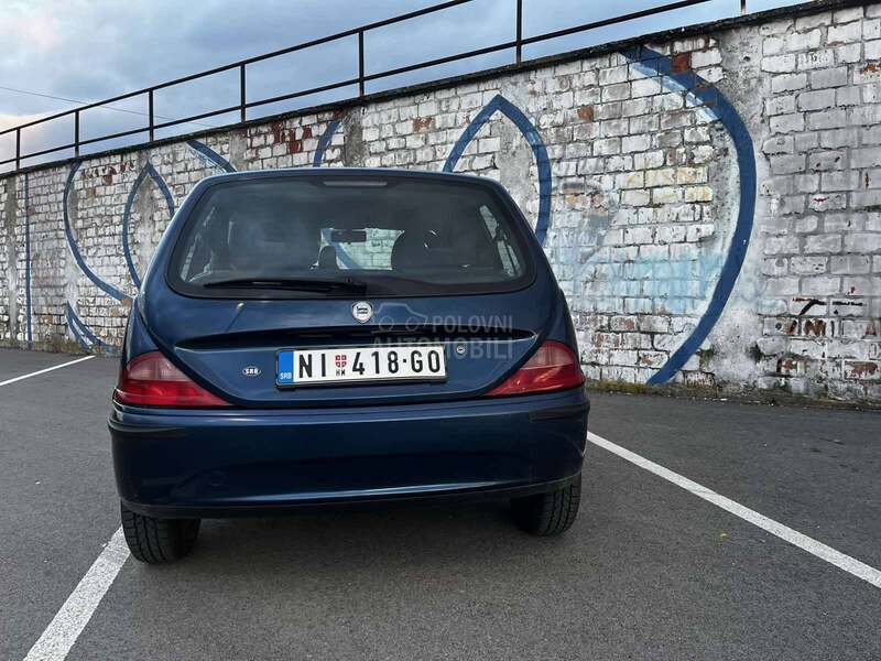 Lancia Ypsilon 1.2 4 8