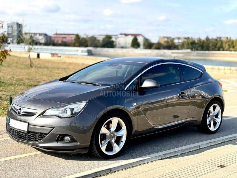 Opel Astra J GTC