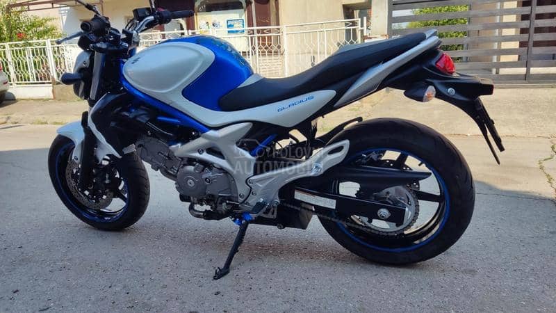 Suzuki Gladius SFV 650A