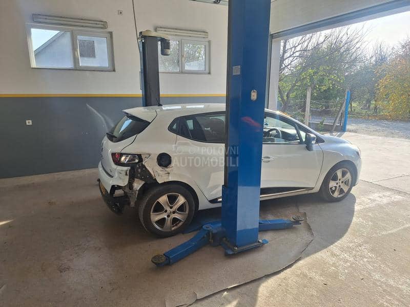 CLIO CAPTUR KANGO