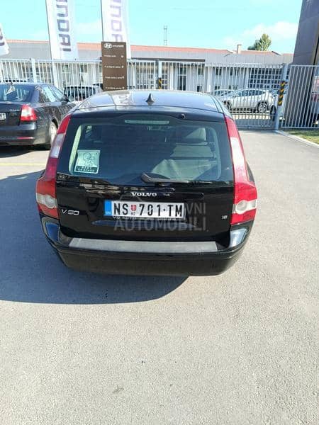 Volvo V50 
