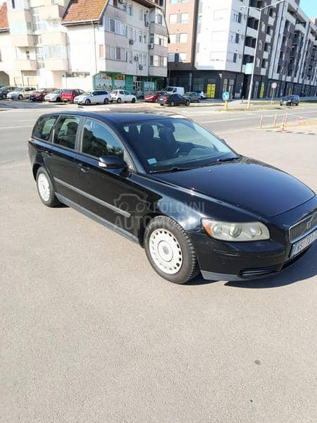 Volvo V50 