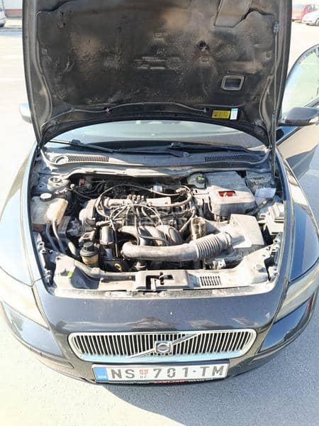 Volvo V50 