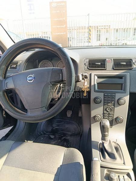 Volvo V50 