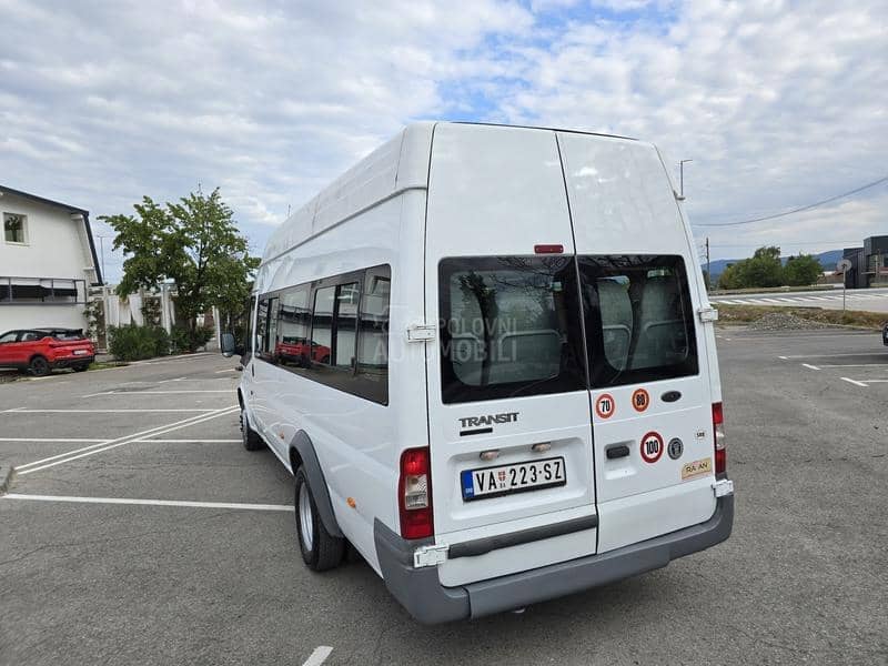 Ford Transit 18 sedista