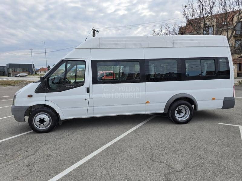 Ford Transit 18 sedista
