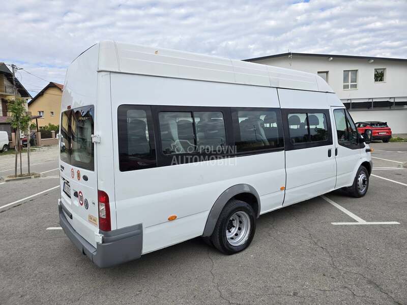 Ford Transit 18 sedista